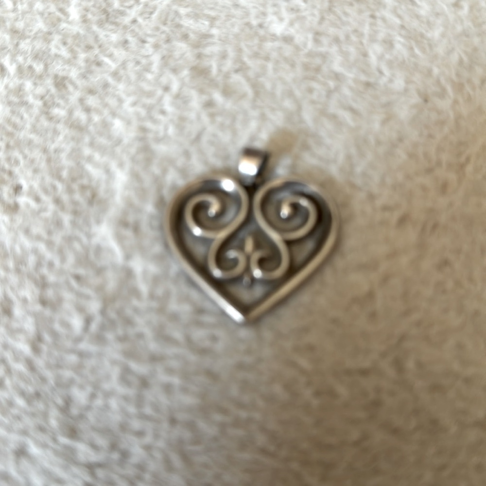 James Avery Scroll Heart Pendant Sterling Silver Retired Jewelry